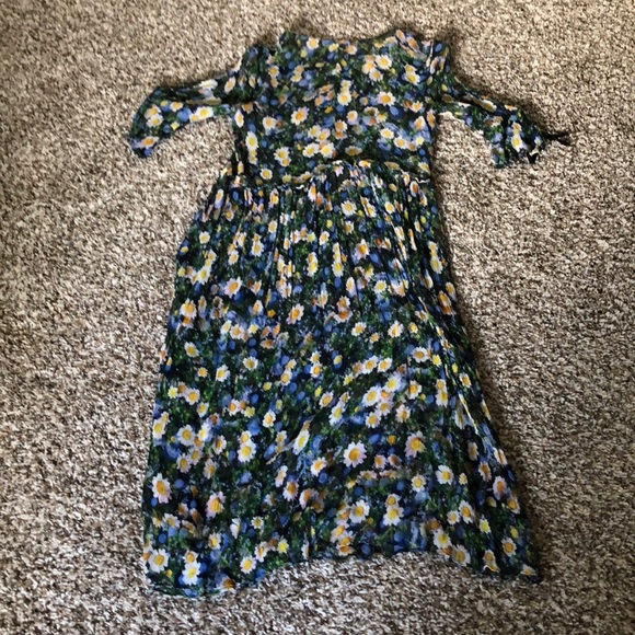3/$12 Flowers short dress. - Picture 2 of 3